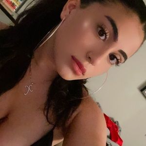 Meet your Posher, Stella